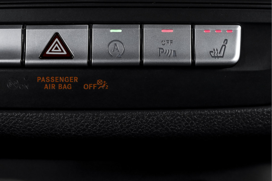 Mercedes-Benz B-Klasse 180 122 PK Ambition | Cruise | Stoelverwarming | PDC | NAV | Airco | LM 17" |