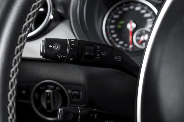 Mercedes-Benz B-Klasse 180 122 PK Ambition | Cruise | Stoelverwarming | PDC | NAV | Airco | LM 17" |