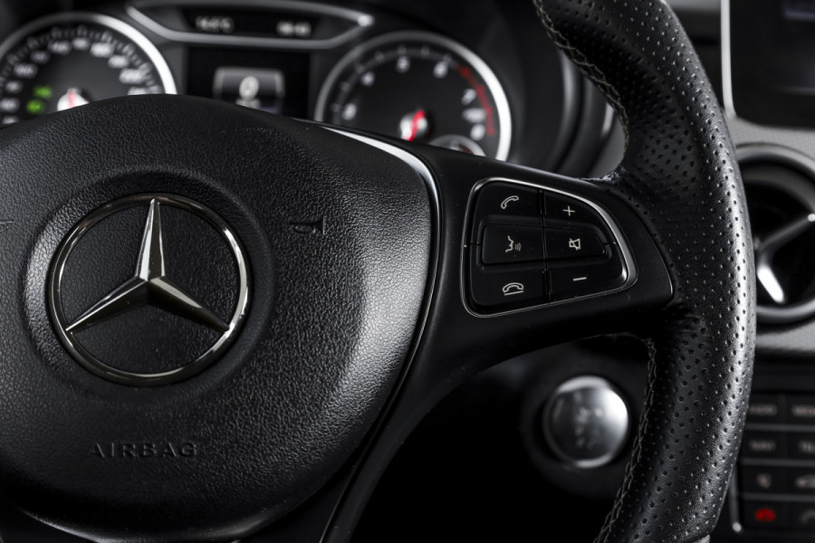 Mercedes-Benz B-Klasse 180 122 PK Ambition | Cruise | Stoelverwarming | PDC | NAV | Airco | LM 17" |