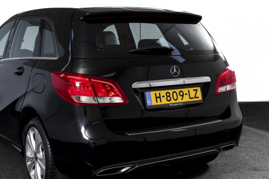 Mercedes-Benz B-Klasse 180 122 PK Ambition | Cruise | Stoelverwarming | PDC | NAV | Airco | LM 17" |