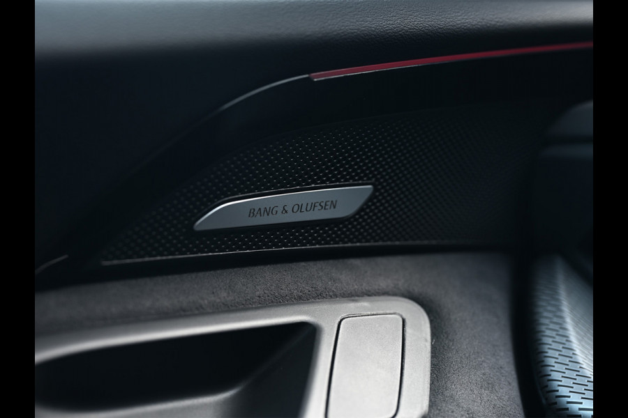 Audi Q5 Sportback 2.0 TFSI e-hybrid quattro S edition Competition 367pk | Stoel massage | Tech pro | Luchtvering | 5jaar fabrieksgarantie | Trekhaak | B&O sound | Head-up | Adaptive cruise | 360 camera | Passagiers display