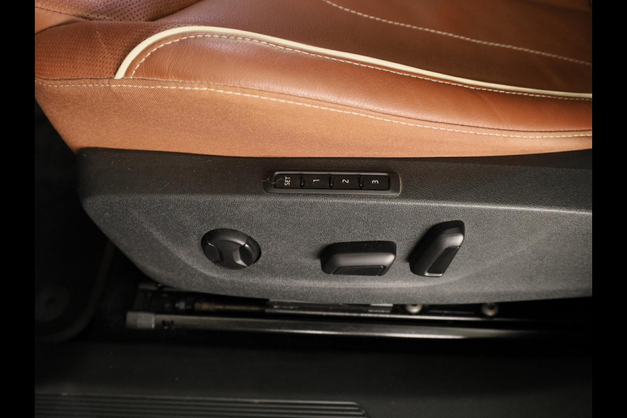 Škoda ENYAQ iV 80 Business Edition Plus 204pk | SOH 97% | Panoramadak | Lederen bekleding | Trekhaak | Adaptieve cruise controle