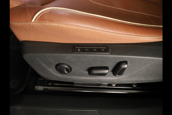 Škoda ENYAQ iV 80 Business Edition Plus 204pk | SOH 97% | Panoramadak | Lederen bekleding | Trekhaak | Adaptieve cruise controle