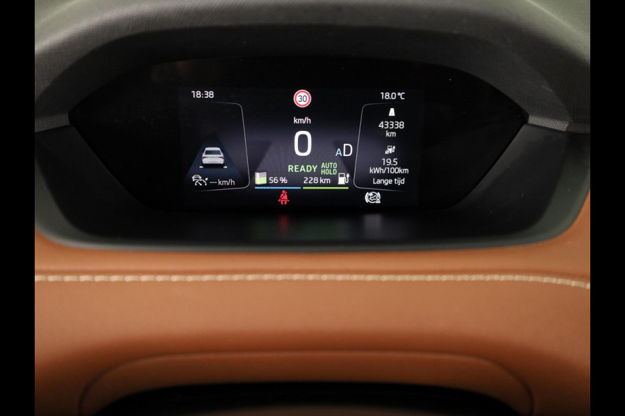 Škoda ENYAQ iV 80 Business Edition Plus 204pk | SOH 97% | Panoramadak | Lederen bekleding | Trekhaak | Adaptieve cruise controle