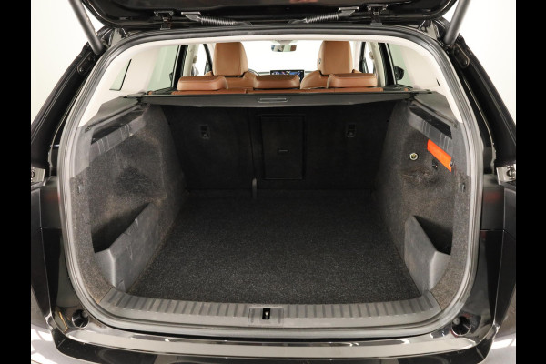 Škoda ENYAQ iV 80 Business Edition Plus 204pk | SOH 97% | Panoramadak | Lederen bekleding | Trekhaak | Adaptieve cruise controle