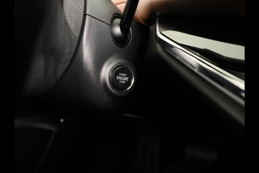 Škoda ENYAQ iV 80 Business Edition Plus 204pk | SOH 97% | Panoramadak | Lederen bekleding | Trekhaak | Adaptieve cruise controle