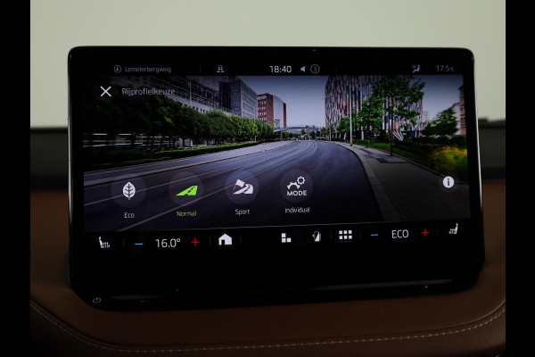 Škoda ENYAQ iV 80 Business Edition Plus 204pk | SOH 97% | Panoramadak | Lederen bekleding | Trekhaak | Adaptieve cruise controle