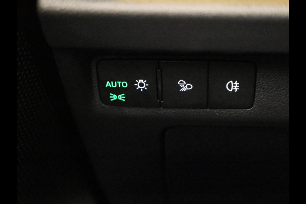 Škoda ENYAQ iV 80 Business Edition Plus 204pk | SOH 97% | Panoramadak | Lederen bekleding | Trekhaak | Adaptieve cruise controle