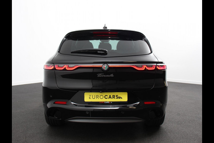 Alfa Romeo Tonale 1.3T PHEV Ti Automaat 280 PK Climate control Adaptieve cruise control Parkeersensoren achter Camera Sfeerverlichting Navigatie Apple Carplay/ Android Auto