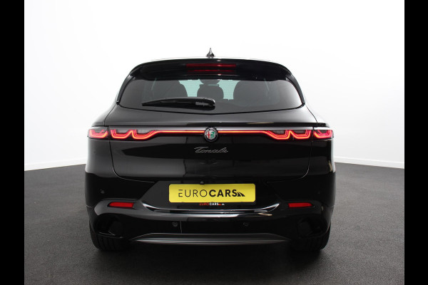 Alfa Romeo Tonale 1.3T PHEV Ti Automaat 280 PK Climate control Adaptieve cruise control Parkeersensoren achter Camera Sfeerverlichting Navigatie Apple Carplay/ Android Auto