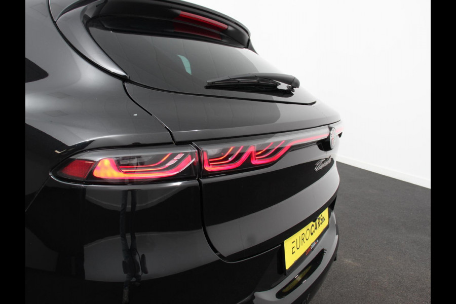 Alfa Romeo Tonale 1.3T PHEV Ti Automaat 280 PK Climate control Adaptieve cruise control Parkeersensoren achter Camera Sfeerverlichting Navigatie Apple Carplay/ Android Auto