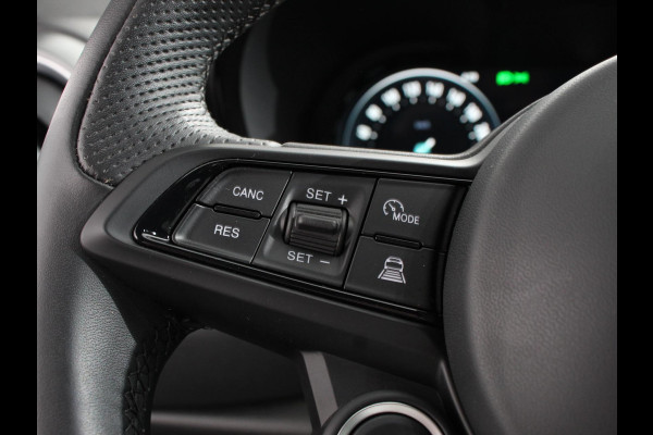 Alfa Romeo Tonale 1.3T PHEV Ti Automaat 280 PK Climate control Adaptieve cruise control Parkeersensoren achter Camera Sfeerverlichting Navigatie Apple Carplay/ Android Auto