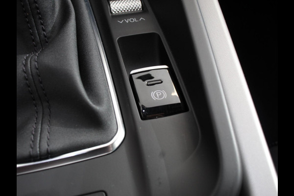 Alfa Romeo Tonale 1.3T PHEV Ti Automaat 280 PK Climate control Adaptieve cruise control Parkeersensoren achter Camera Sfeerverlichting Navigatie Apple Carplay/ Android Auto