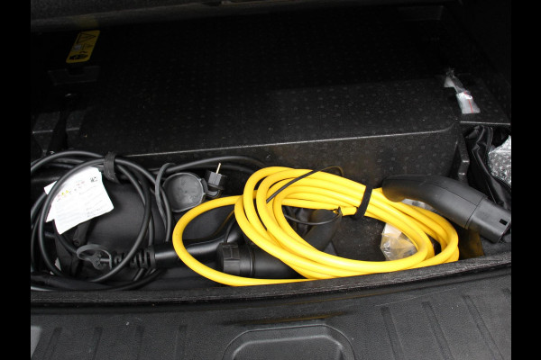 Alfa Romeo Tonale 1.3T PHEV Ti Automaat 280 PK Climate control Adaptieve cruise control Parkeersensoren achter Camera Sfeerverlichting Navigatie Apple Carplay/ Android Auto