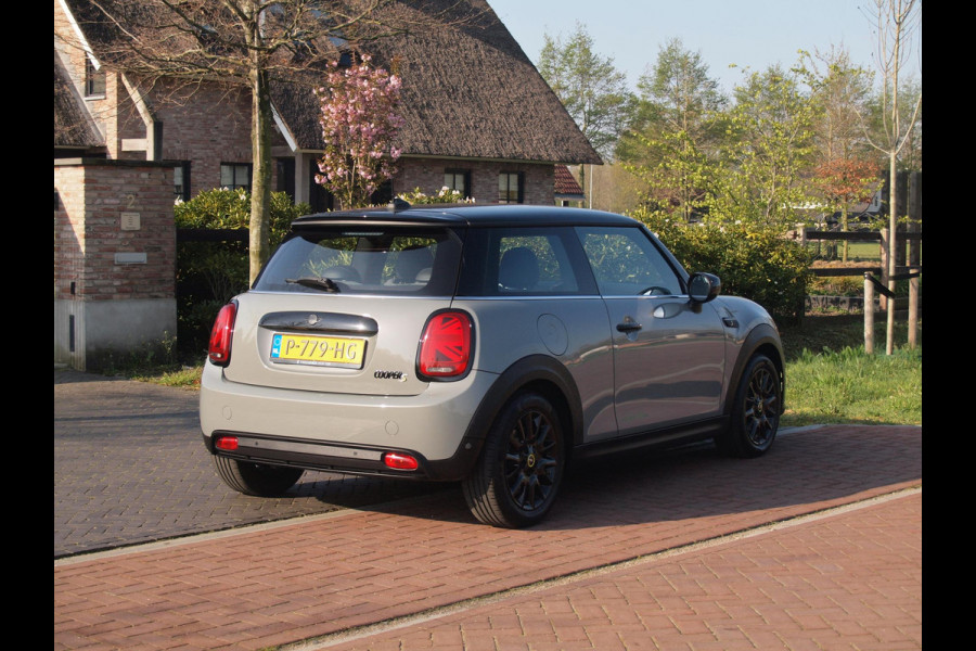 MINI Mini Electric Classic 33 kWh | Apple Carplay | Cruise Control | Parkeersensoren | NL-Auto |