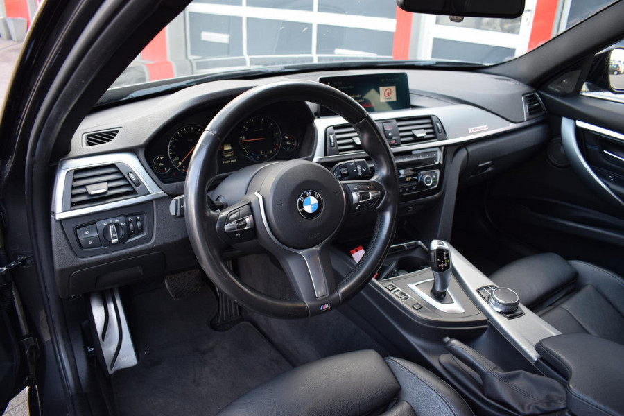 BMW 3 Serie Touring 320i M Sport Edition | Apple CarPlay | Leer | H/K | Stoelverwarming
