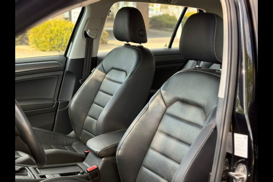 Volkswagen e-Golf | Leder, Navi, Apple Carplay, ACC, Stoelverw., PDC | NAP |