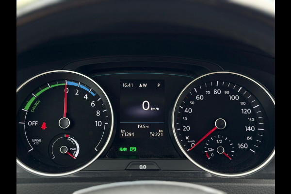 Volkswagen e-Golf | Leder, Navi, Apple Carplay, ACC, Stoelverw., PDC | NAP |