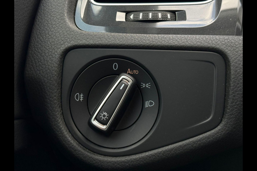 Volkswagen e-Golf | Leder, Navi, Apple Carplay, ACC, Stoelverw., PDC | NAP |