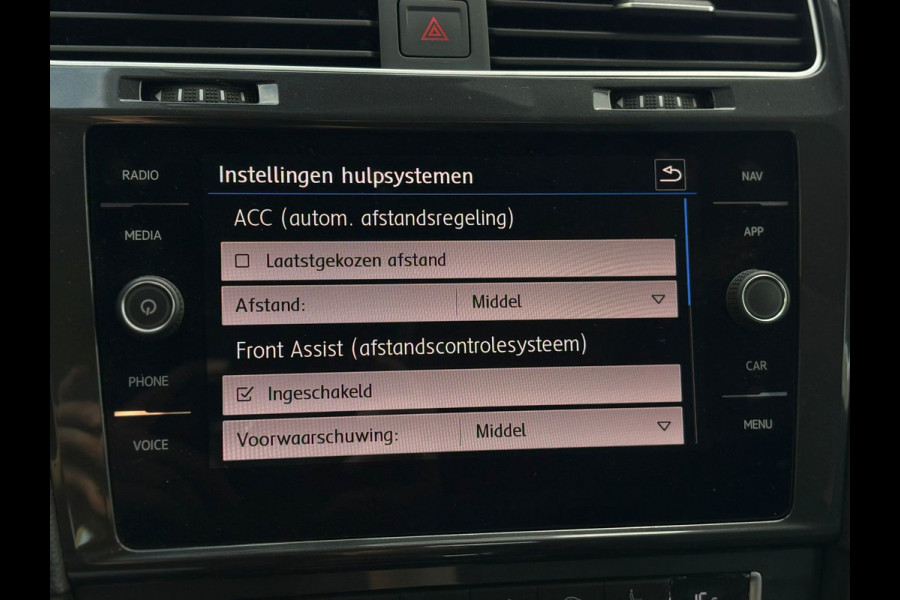 Volkswagen e-Golf | Leder, Navi, Apple Carplay, ACC, Stoelverw., PDC | NAP |