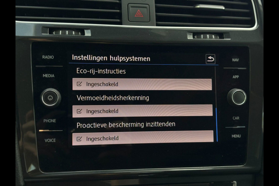 Volkswagen e-Golf | Leder, Navi, Apple Carplay, ACC, Stoelverw., PDC | NAP |