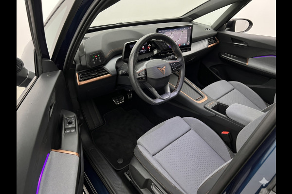 CUPRA Born Performance One 62 kWh 204pk | Parkeercamera | Navigatie | Verwarmbare voorstoelen | App connect | Verwarmbaar stuurwiel