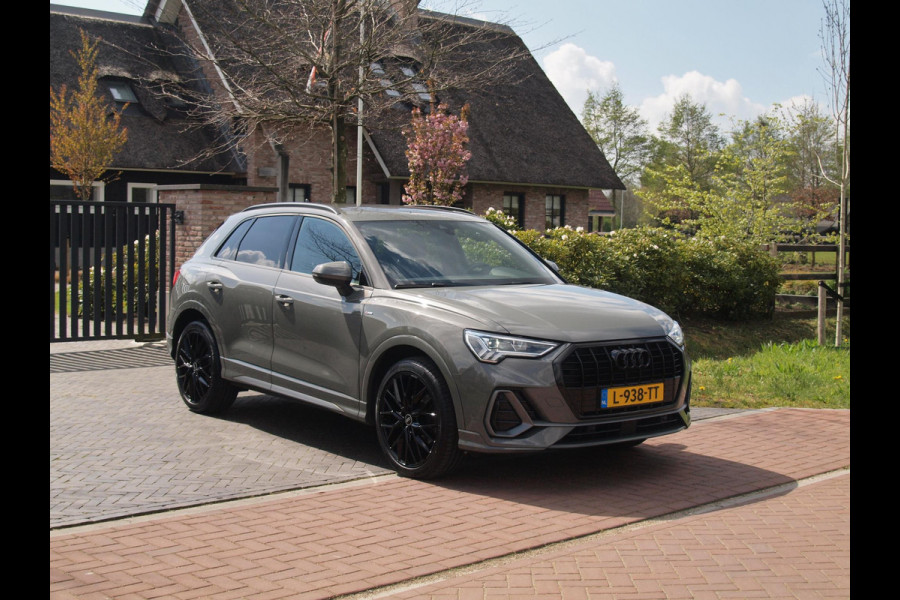 Audi Q3 35 TFSI S-Line edition | Apple Carplay | Virtual Cockpit | Automaat | 20 inch | NL-Auto |