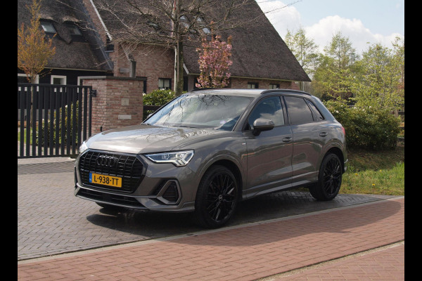 Audi Q3 35 TFSI S-Line edition | Apple Carplay | Virtual Cockpit | Automaat | 20 inch | NL-Auto |
