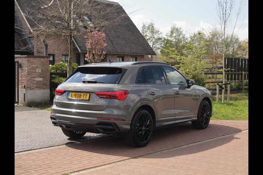 Audi Q3 35 TFSI S-Line edition | Apple Carplay | Virtual Cockpit | Automaat | 20 inch | NL-Auto |