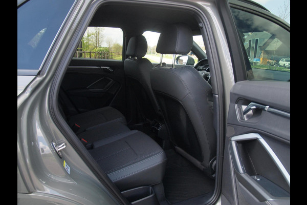 Audi Q3 35 TFSI S-Line edition | Apple Carplay | Virtual Cockpit | Automaat | 20 inch | NL-Auto |