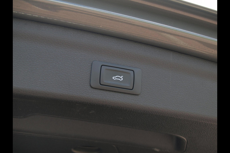 Audi Q3 35 TFSI S-Line edition | Apple Carplay | Virtual Cockpit | Automaat | 20 inch | NL-Auto |