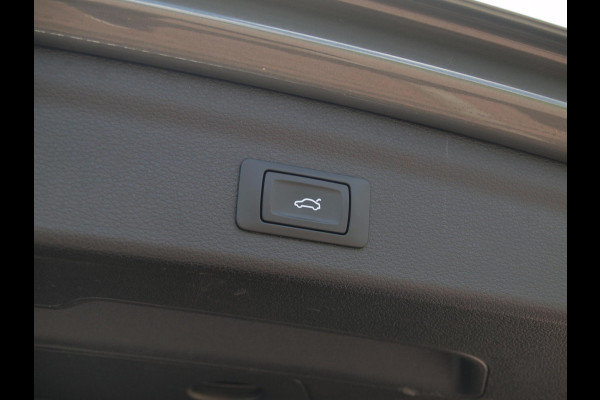 Audi Q3 35 TFSI S-Line edition | Apple Carplay | Virtual Cockpit | Automaat | 20 inch | NL-Auto |