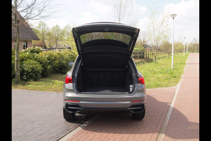 Audi Q3 35 TFSI S-Line edition | Apple Carplay | Virtual Cockpit | Automaat | 20 inch | NL-Auto |