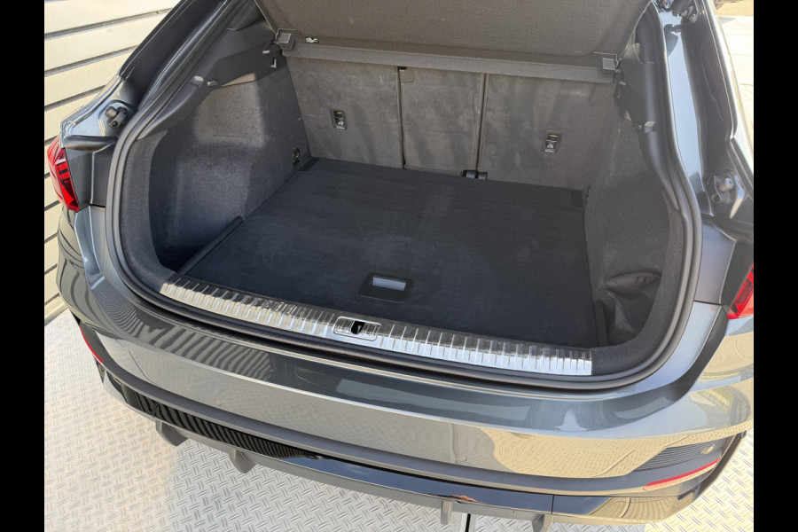 Audi Q3 Sportback 35 TFSI S Edition PANO DAK 20 INCH VELGEN