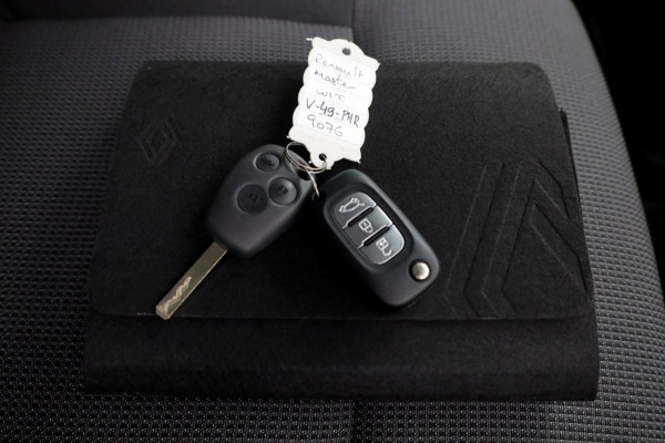 Renault Master T35 2.3 dCi 135pk L2H2 Comfort Airco/Navi NIEUW BPM-vrij 03-2023