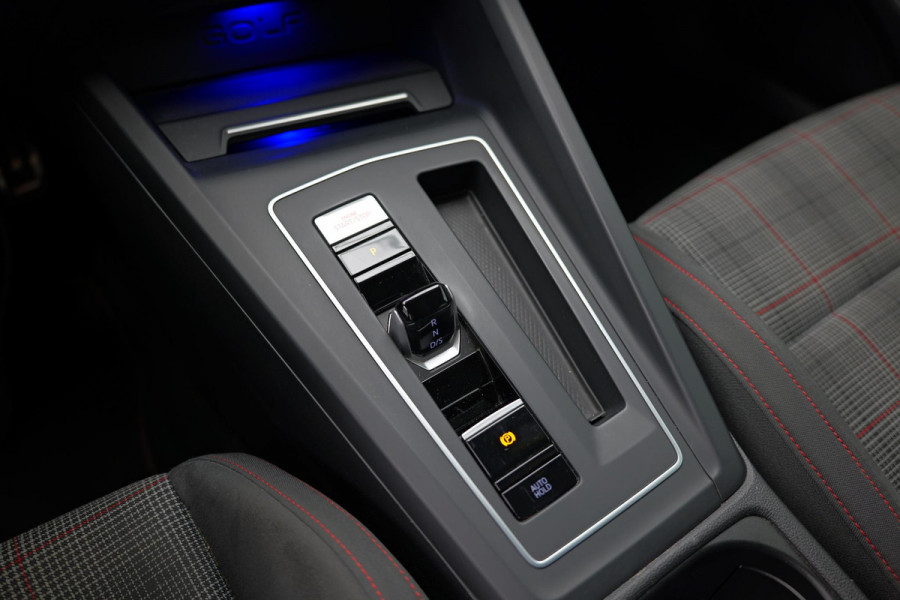 Volkswagen Golf 2.0 TSI GTI |Carplay|IQ.Light|Dodehoek|