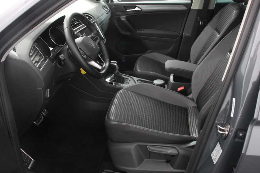 Volkswagen Tiguan 1.5 TSI DSG Active Navigatie Climate Control Adaptive Cruise Camera Control Led Dab Stoelverwarming Lichtmetalen Velgen