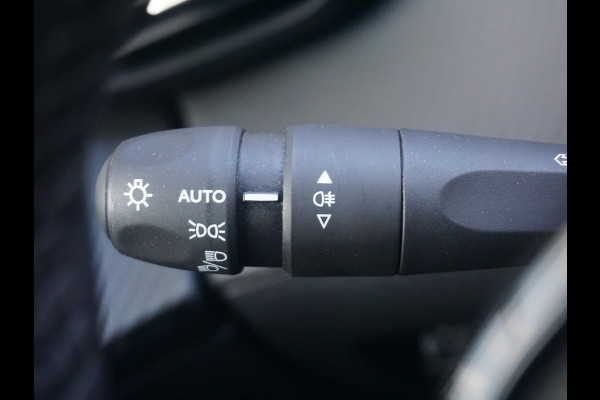 Peugeot 2008 1.2 TURBO 100 Allure 360 Camera