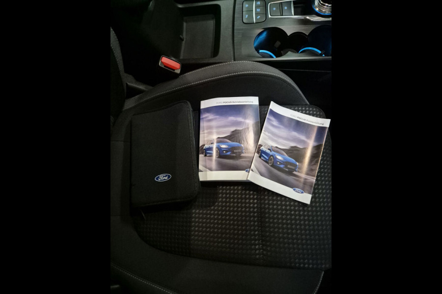 Ford FOCUS Wagon 1.0 EcoBoost Titanium X Business | Clima| Carplay | Camera | Navi | Stoelverwarming |