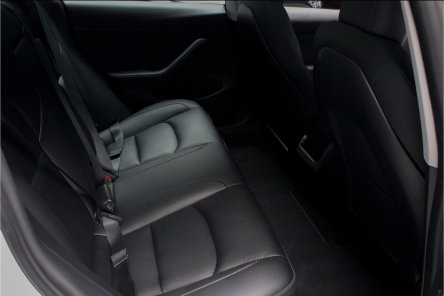 Tesla Model 3 RWD ACC Autopilot Stuurverwarm. PDC Leer Navi Panoramadak 360° Elektr. achterklep Stoelverwarming voor & achter Climate voor & achter LM velgen