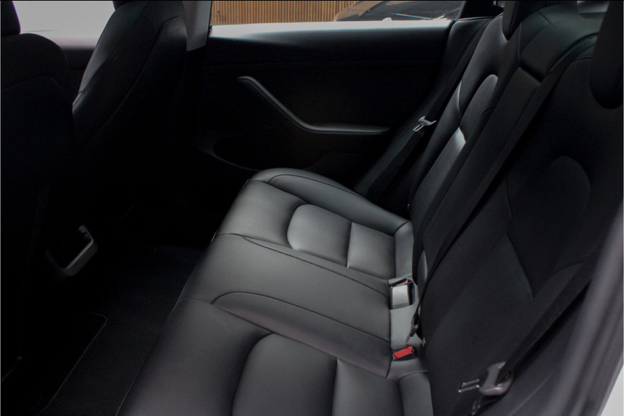 Tesla Model 3 RWD ACC Autopilot Stuurverwarm. PDC Leer Navi Panoramadak 360° Elektr. achterklep Stoelverwarming voor & achter Climate voor & achter LM velgen