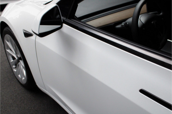 Tesla Model 3 RWD ACC Autopilot Stuurverwarm. PDC Leer Navi Panoramadak 360° Elektr. achterklep Stoelverwarming voor & achter Climate voor & achter LM velgen