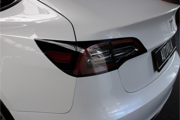 Tesla Model 3 RWD ACC Autopilot Stuurverwarm. PDC Leer Navi Panoramadak 360° Elektr. achterklep Stoelverwarming voor & achter Climate voor & achter LM velgen