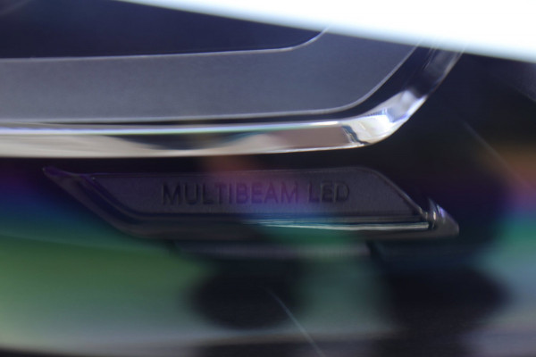 Mercedes-Benz A-Klasse 250 e AMG Limited PANO/BURM/CARPLAY/STOELVER/VOL