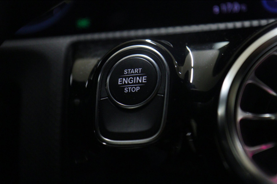 Mercedes-Benz A-Klasse 250 e AMG Limited PANO/BURM/CARPLAY/STOELVER/VOL