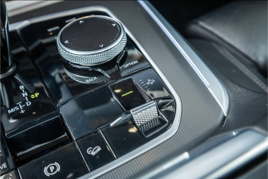 BMW X5 xDrive45e High Executive - Skylounge | Laser | Origineel NL | Dealeronderhouden | Eerste eigenaar