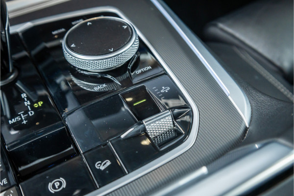 BMW X5 xDrive45e High Executive - Skylounge | Laser | Origineel NL | Dealeronderhouden | Eerste eigenaar