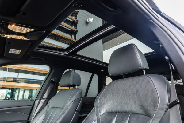 BMW X5 xDrive45e High Executive - Skylounge | Laser | Origineel NL | Dealeronderhouden | Eerste eigenaar