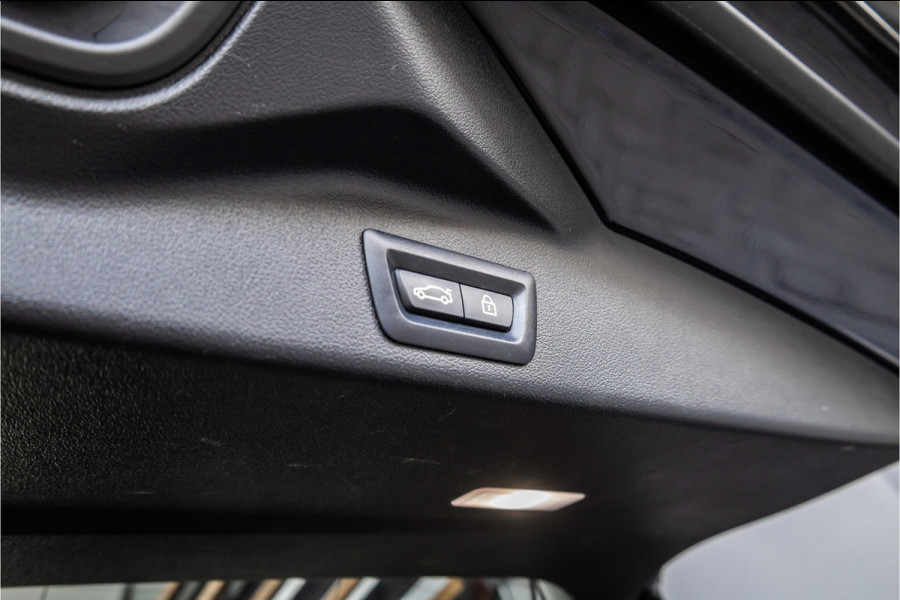 BMW X5 xDrive45e High Executive - Skylounge | Laser | Origineel NL | Dealeronderhouden | Eerste eigenaar