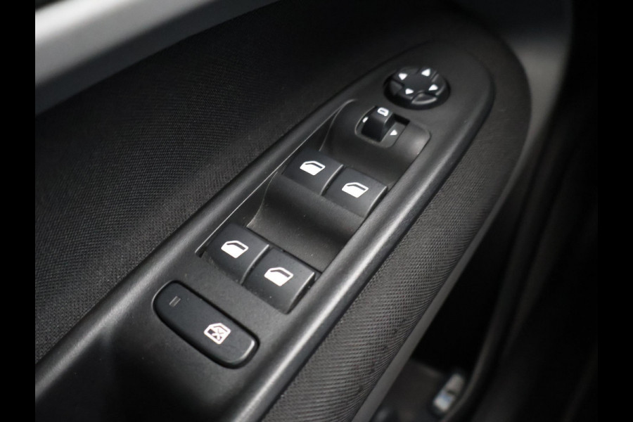 Jeep Avenger LONGITUDE 54 kWh 95% SOH - BTW - APPLE CARPLAY | DEALER ONDEROUDEN | NAVIGATIE | VIRTUAL COCKPIT